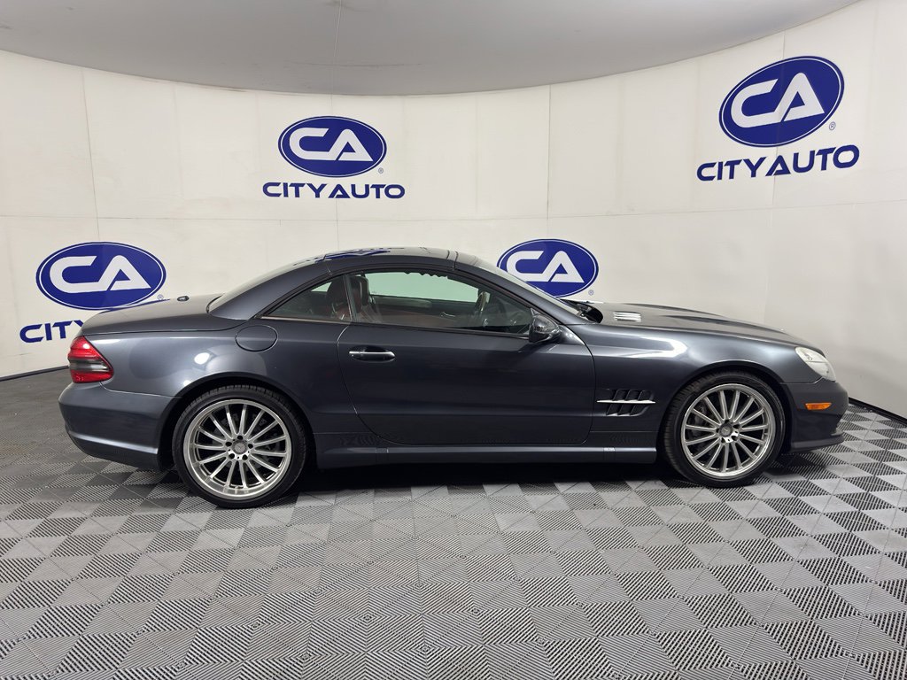 Used 2011 Mercedes-Benz SL 550 image 2
