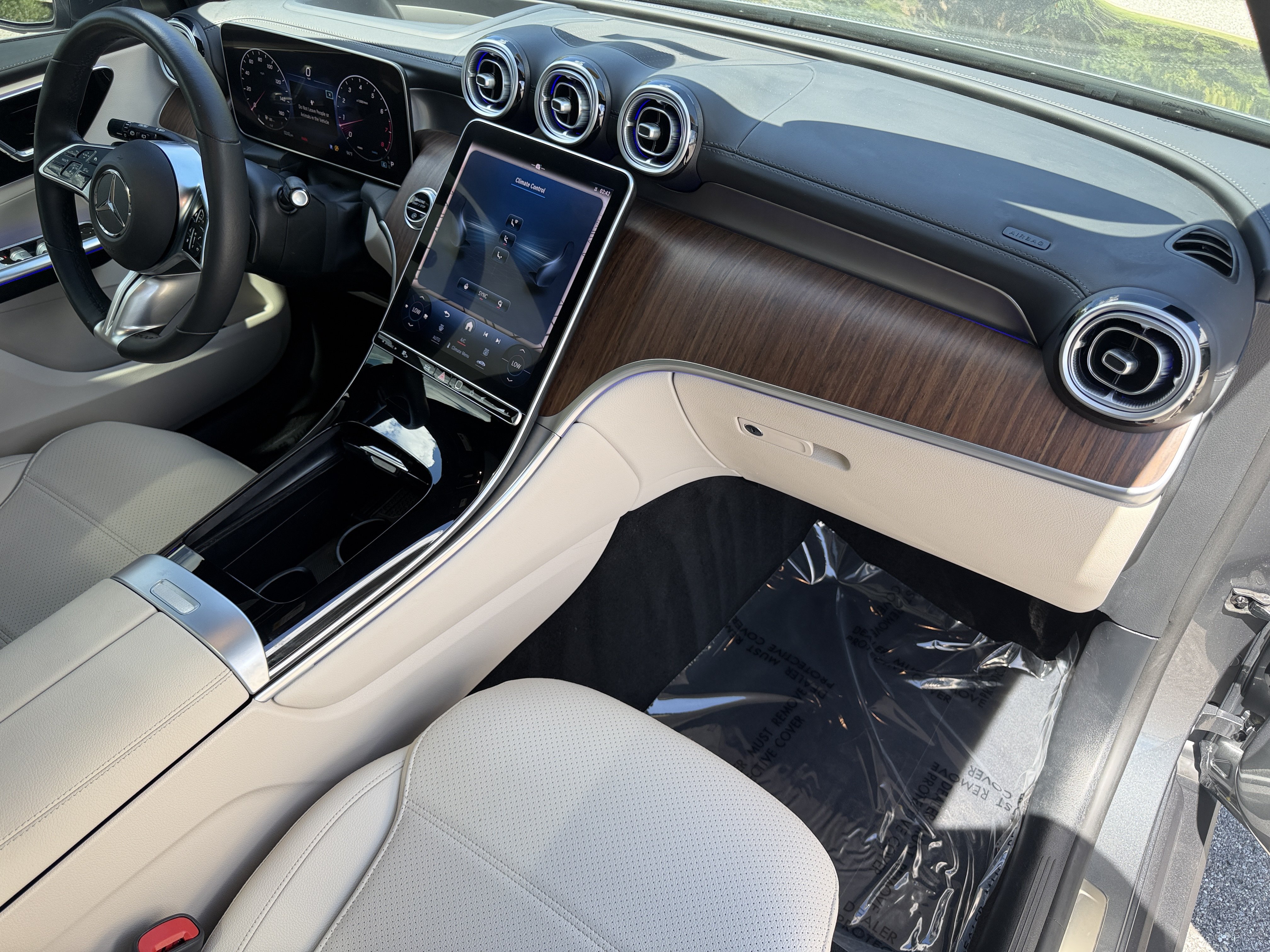 Used 2023 Mercedes-Benz GLC 300 4MATIC image 13