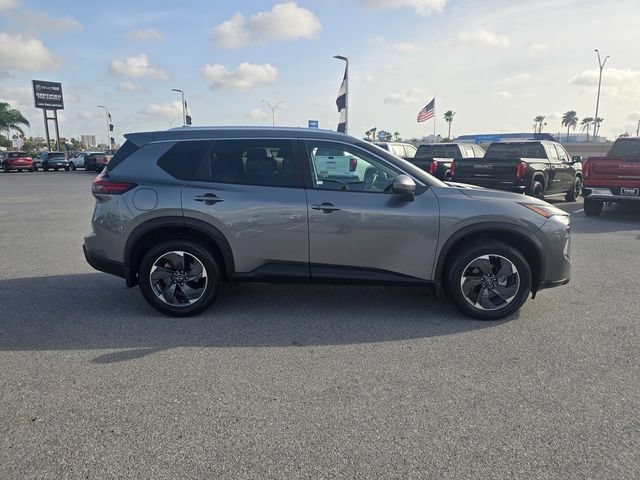 Used 2024 Nissan Rogue SV w/ SV Premium Package FWD image 4