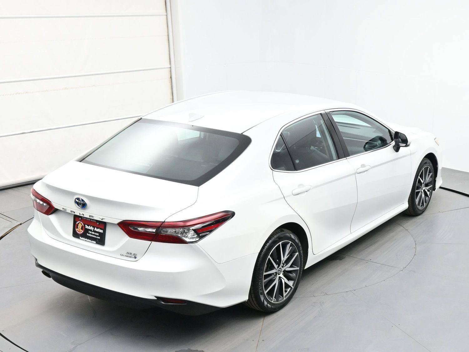 Used 2022 Toyota Camry XLE FWD image 33