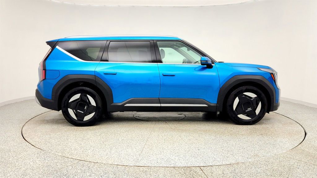 Used 2026 Kia EV9 Wind image 4