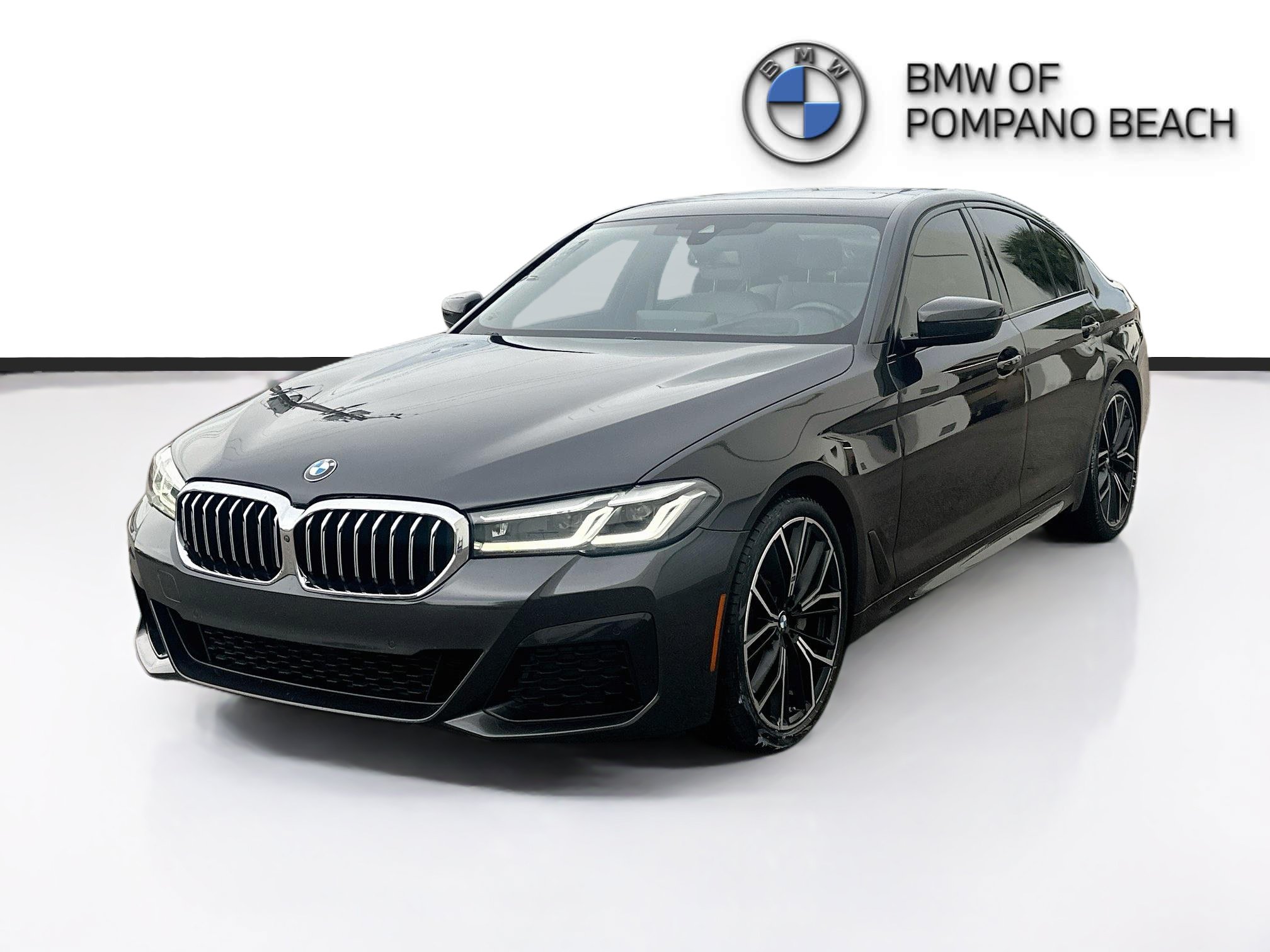 Used 2021 BMW 530i w/ M Sport Package RWD image 3