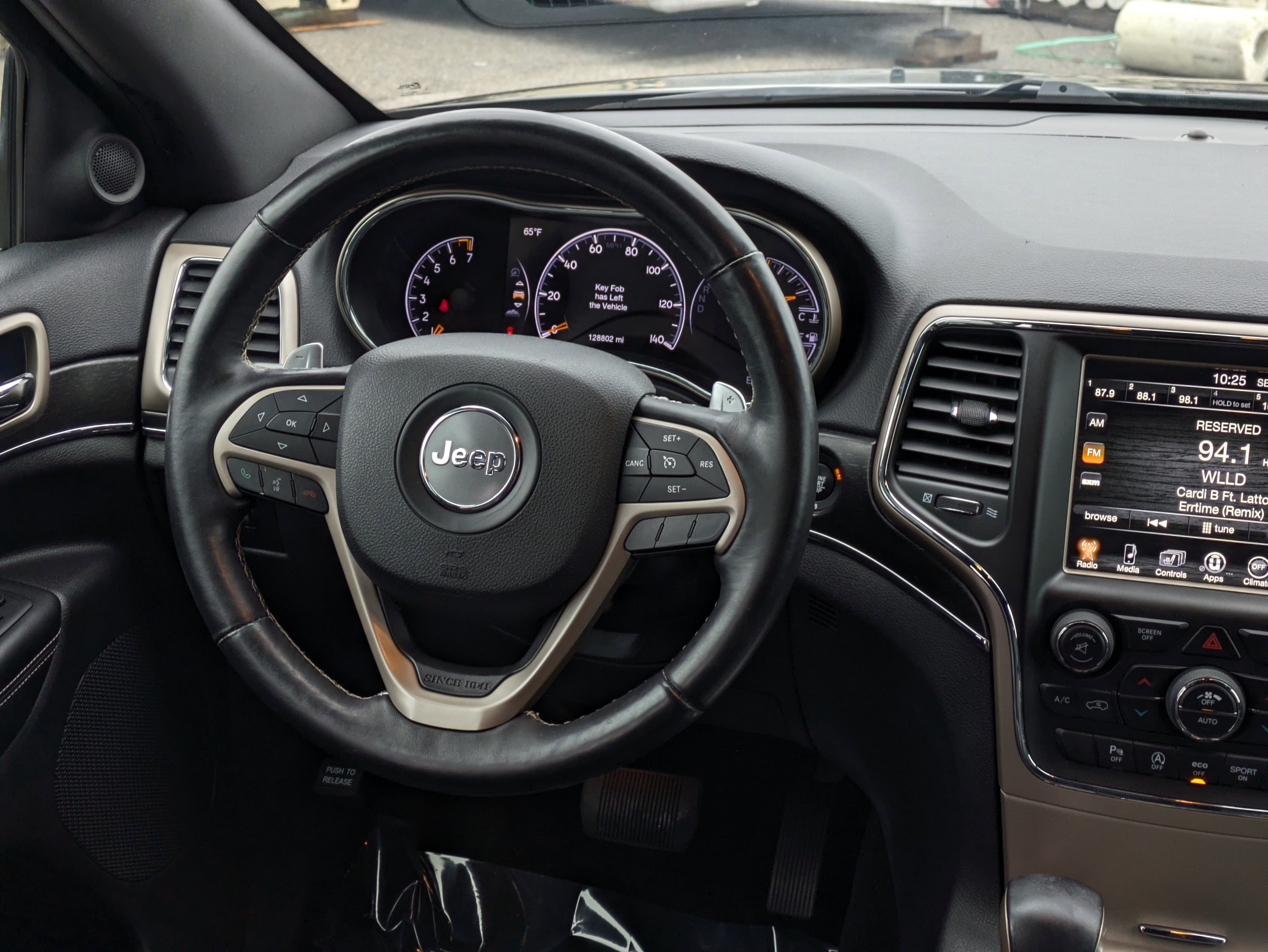 Used 2017 Jeep Grand Cherokee Limited image 17