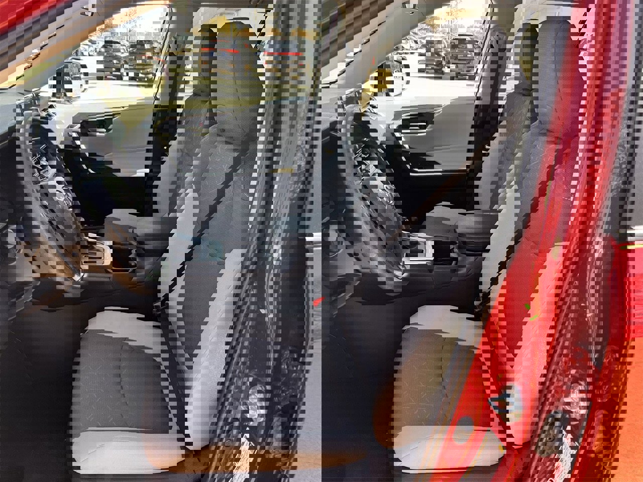 Used 2025 Toyota RAV4 XLE image 23