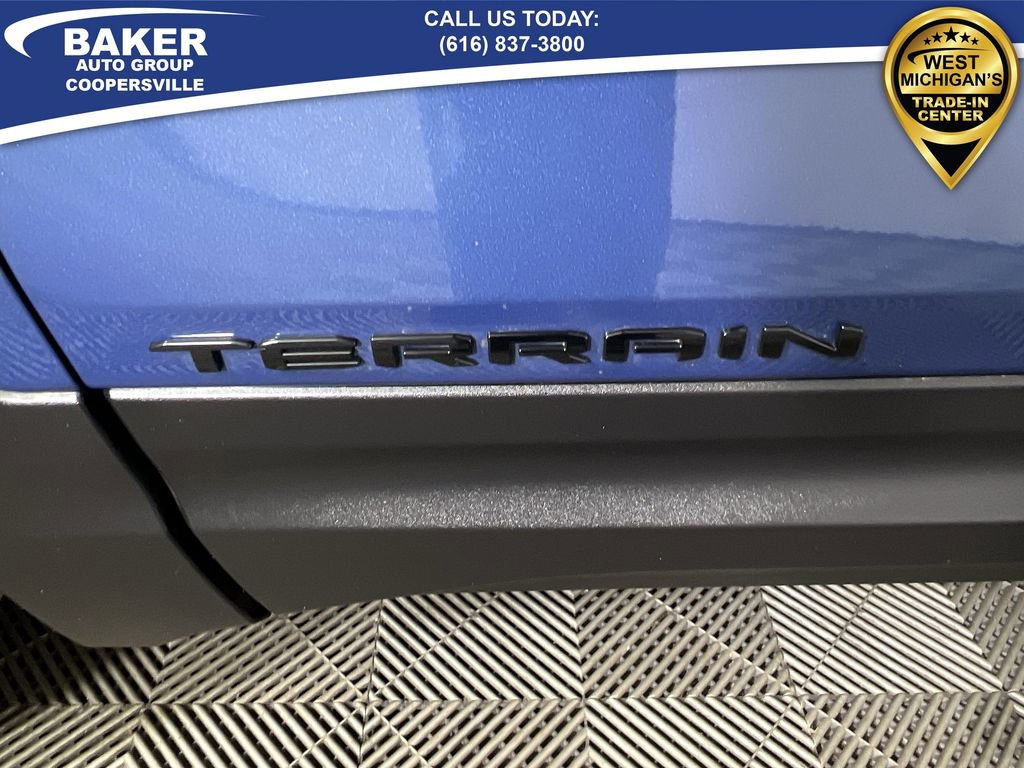 Used 2024 GMC Terrain SLT w/ Elevation Edition image 32