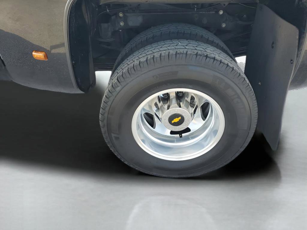 Used 2019 Chevrolet Silverado 3500 High Country w/ Duramax Plus Package image 19