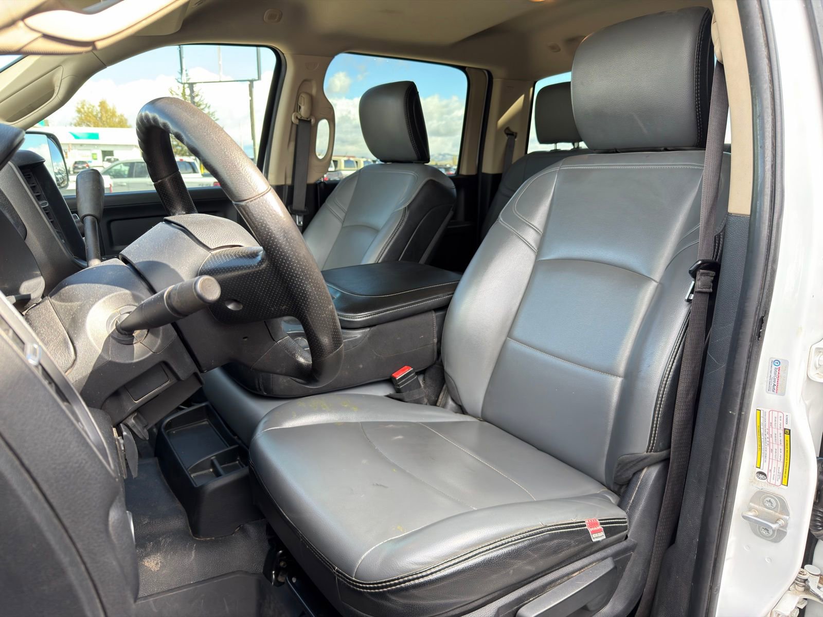 Used 2019 RAM 3500 Tradesman w/ Chrome Appearance Group image 7