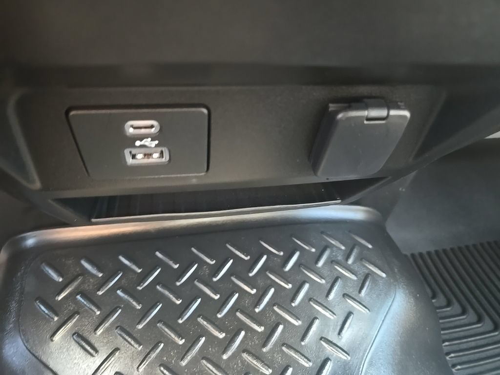 Used 2020 Ford F350 XLT w/ XLT Premium Package AWD/4WD image 19