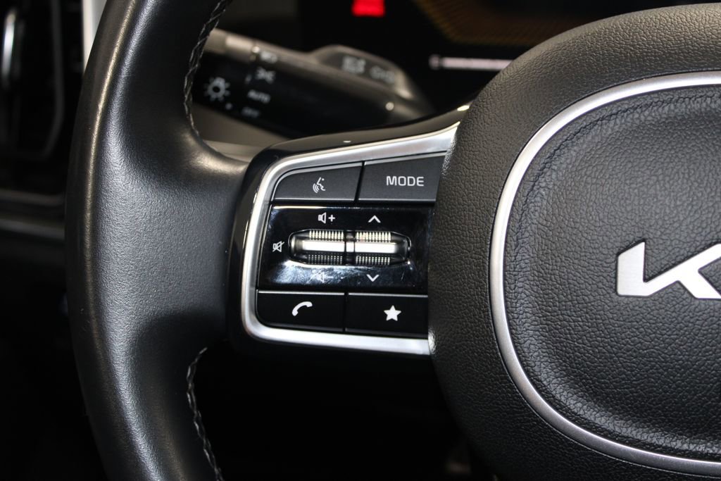 Used 2024 Kia Sorento S image 36
