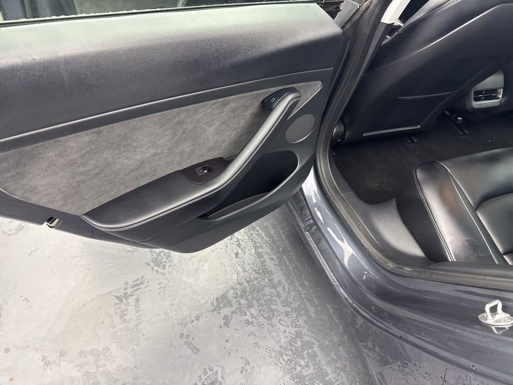 Used 2023 Tesla Model 3 Standard Range image 31