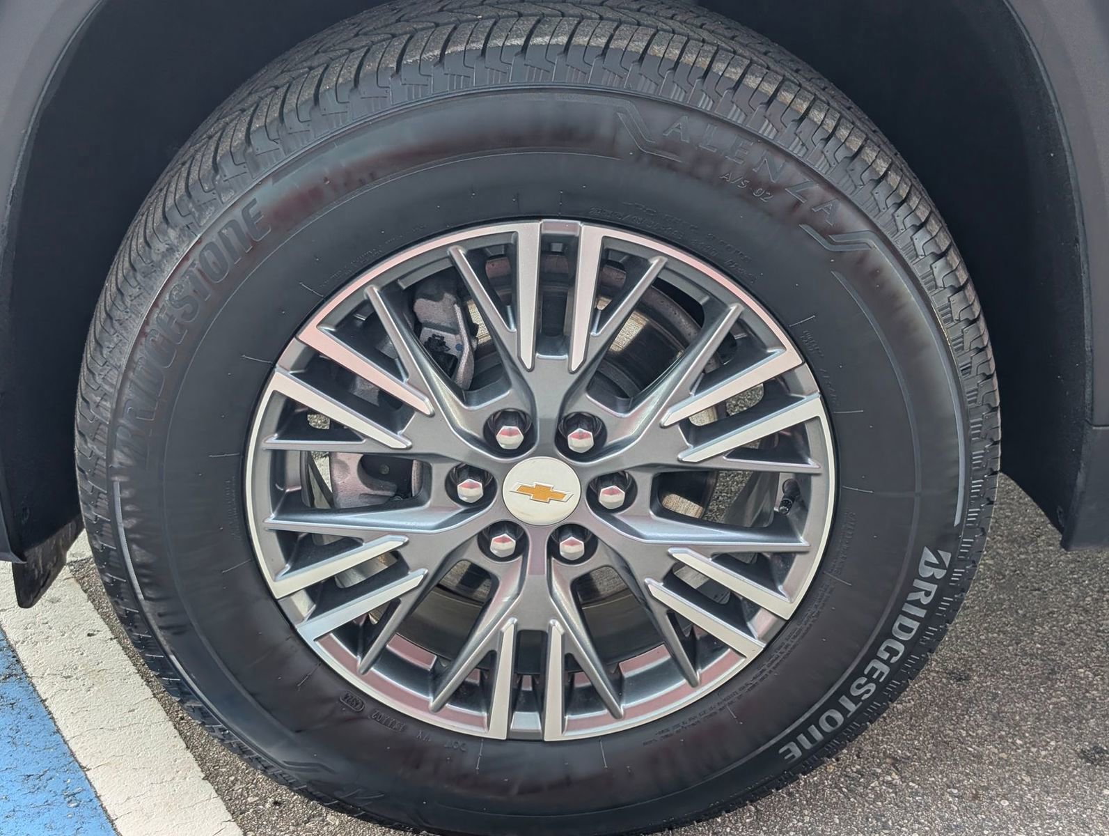 Certified 2025 Chevrolet Traverse LT image 42