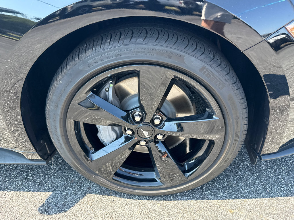 Used 2022 Ford Mustang GT Premium w/ Black Accent Package RWD image 12