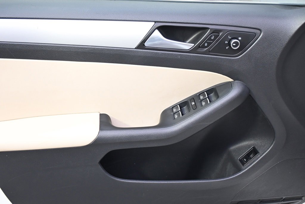 Used 2013 Volkswagen Jetta SE image 20