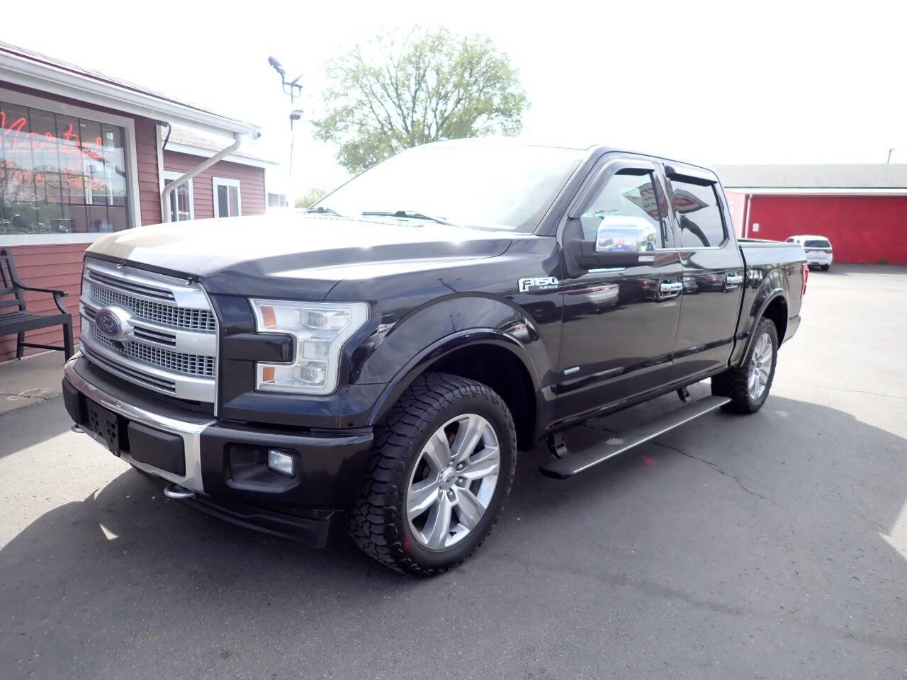 Used 2017 Ford F150 Platinum w/ Technology Package AWD/4WD image 3
