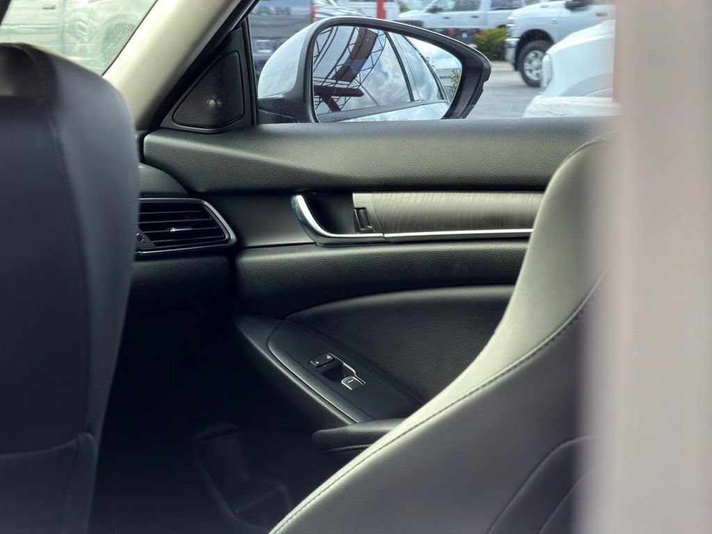 Used 2018 Honda Accord Touring image 37