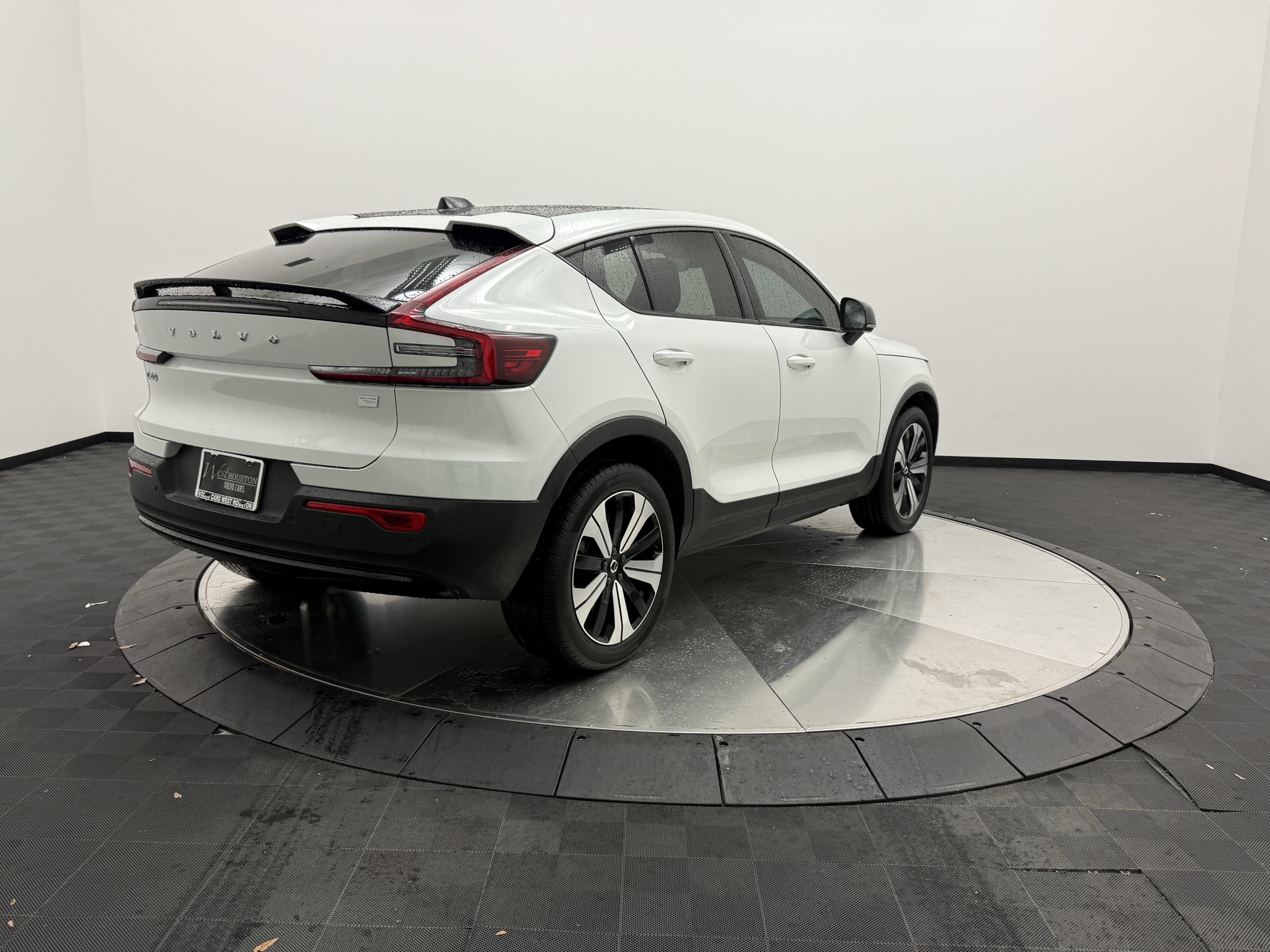 Certified 2023 Volvo C40 Recharge Core AWD/4WD image 7