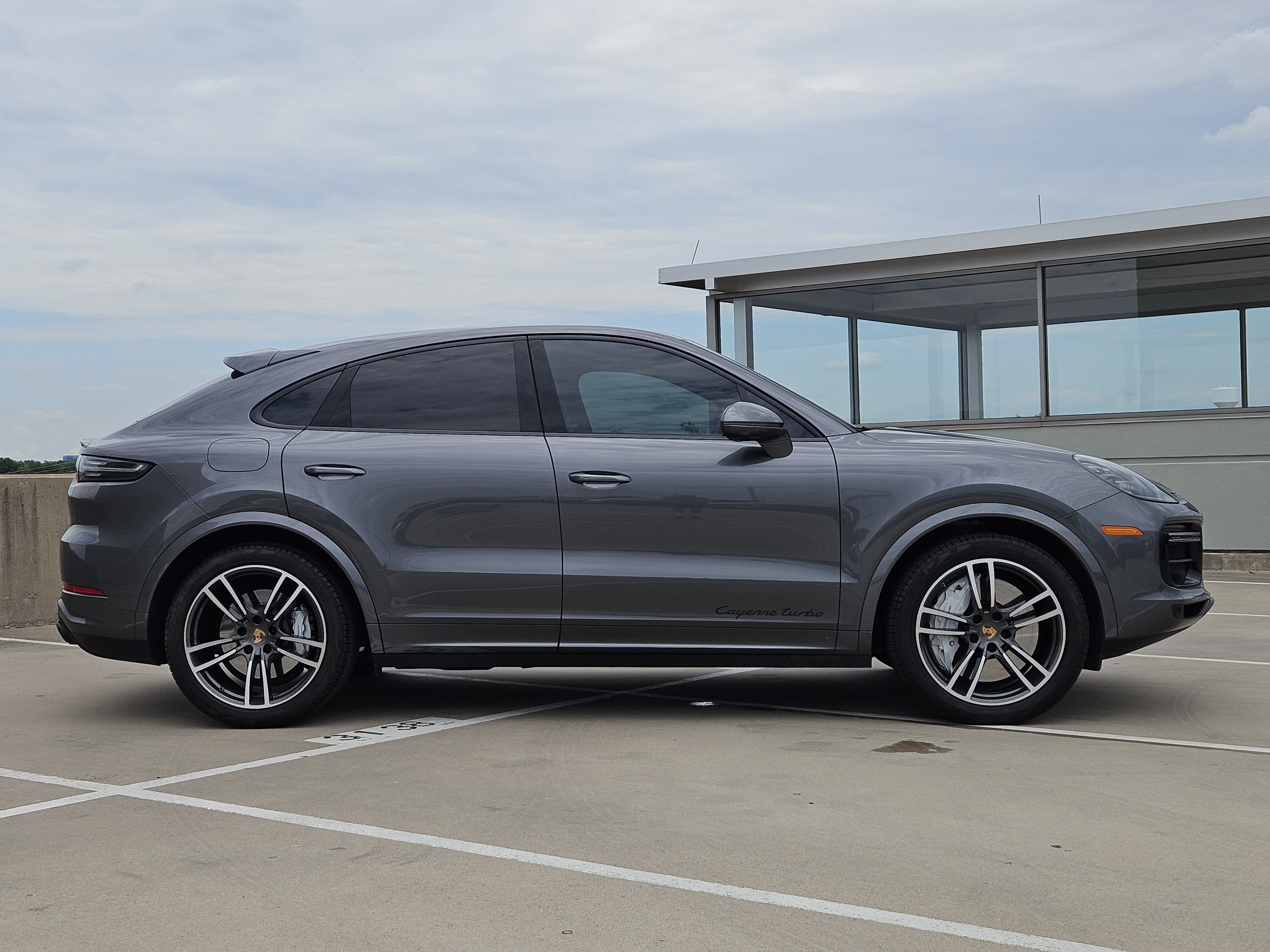Certified 2023 Porsche Cayenne Turbo AWD/4WD image 9