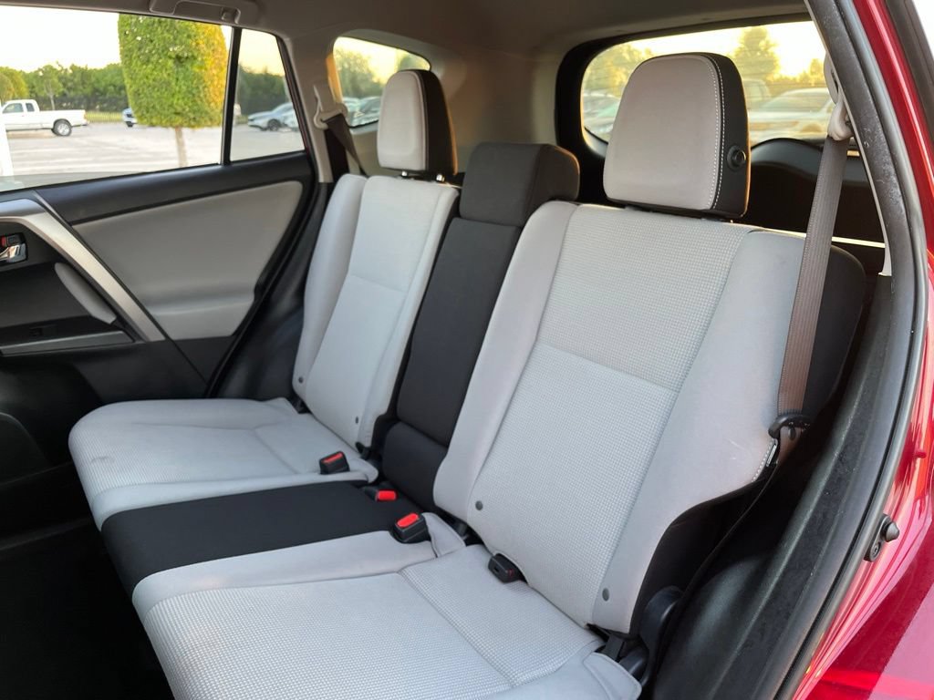 Used 2018 Toyota RAV4 XLE w/ Plus Extra Value Package FWD image 26