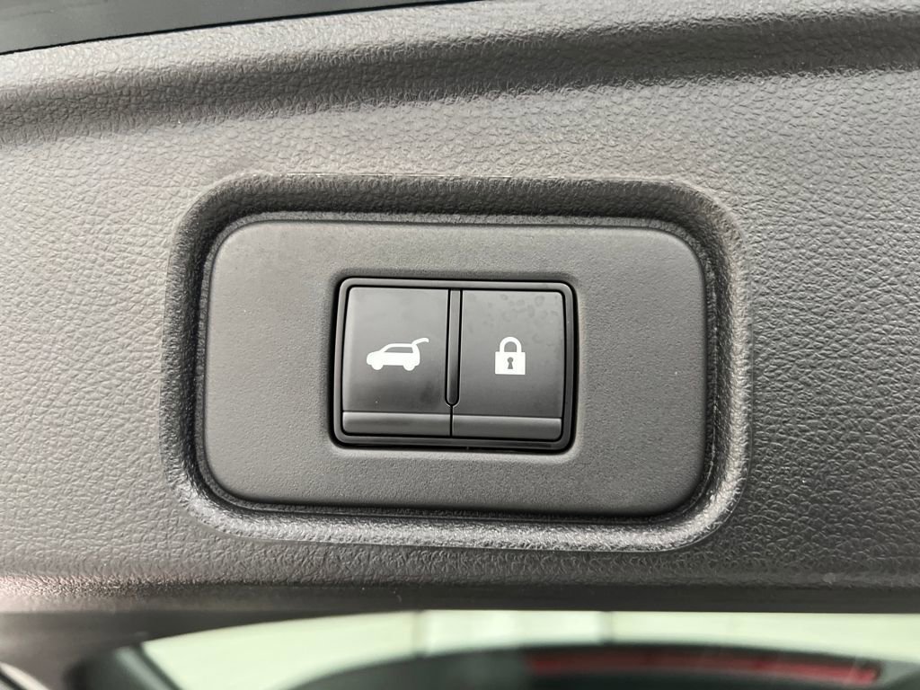 Used 2025 Nissan Pathfinder SL image 38