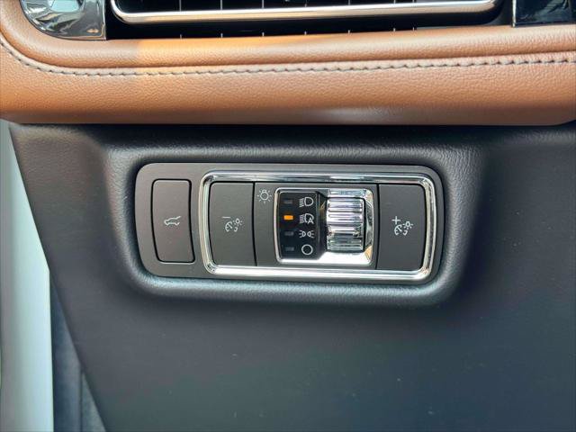 Used 2023 Lincoln Aviator Reserve w/ Elements Package Plus AWD/4WD image 21
