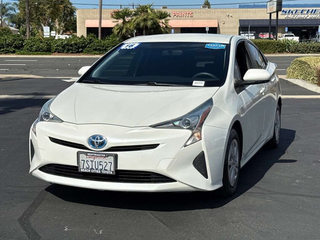 Used 2016 Toyota Prius Two w/ Preferred Accessory Package FWD image 5