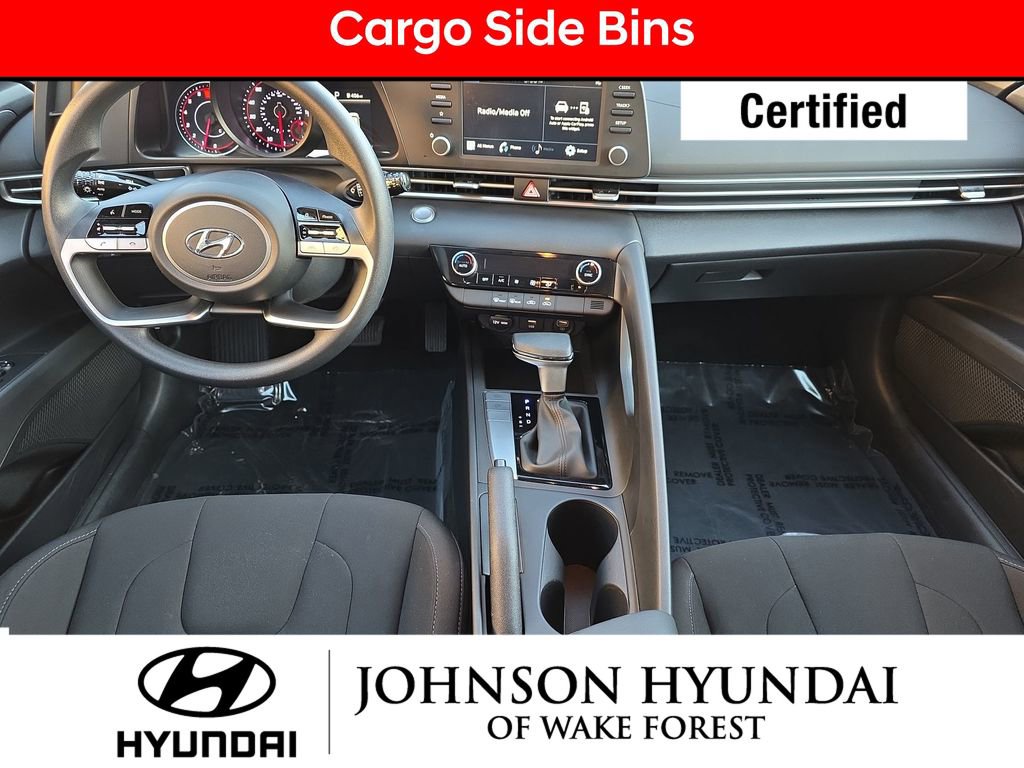 Certified 2023 Hyundai Elantra SEL w/ Preferred Accessory Package image 17