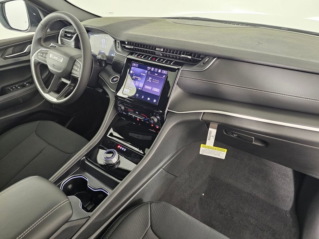 New 2025 Jeep Grand Cherokee Laredo X w/ Trailer Tow Package image 27