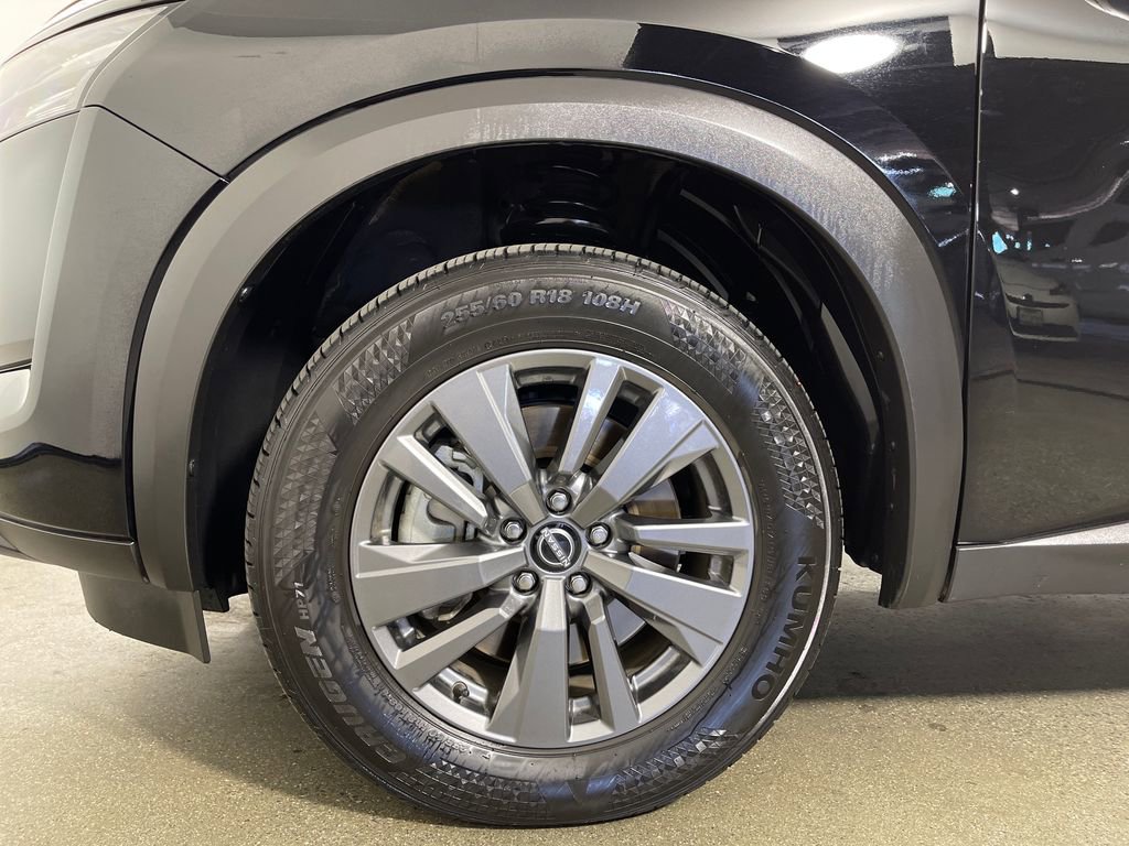Used 2025 Nissan Pathfinder SV FWD image 11