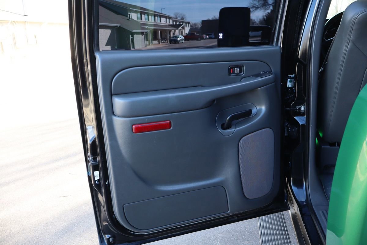 Used 2007 Chevrolet Silverado 3500 LT w/ Heavy-Duty Power Package AWD/4WD image 25