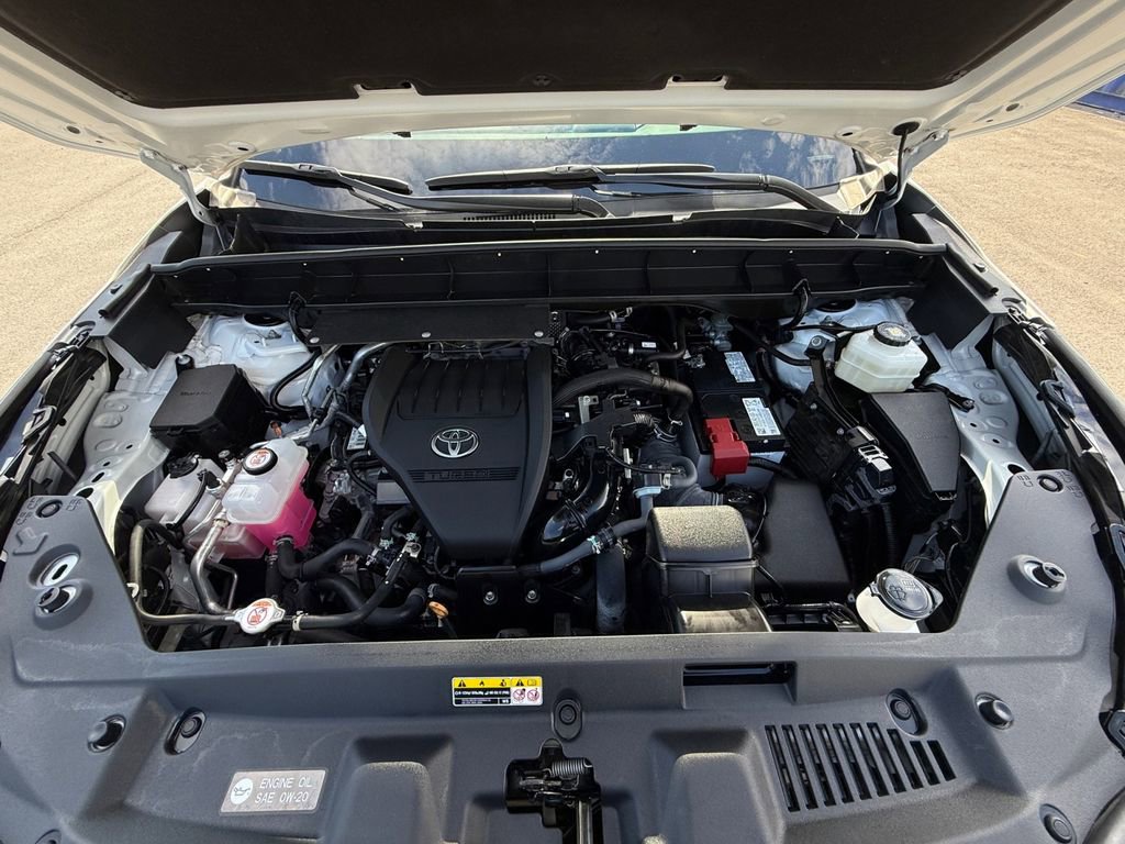Used 2023 Toyota Highlander XLE AWD/4WD image 29