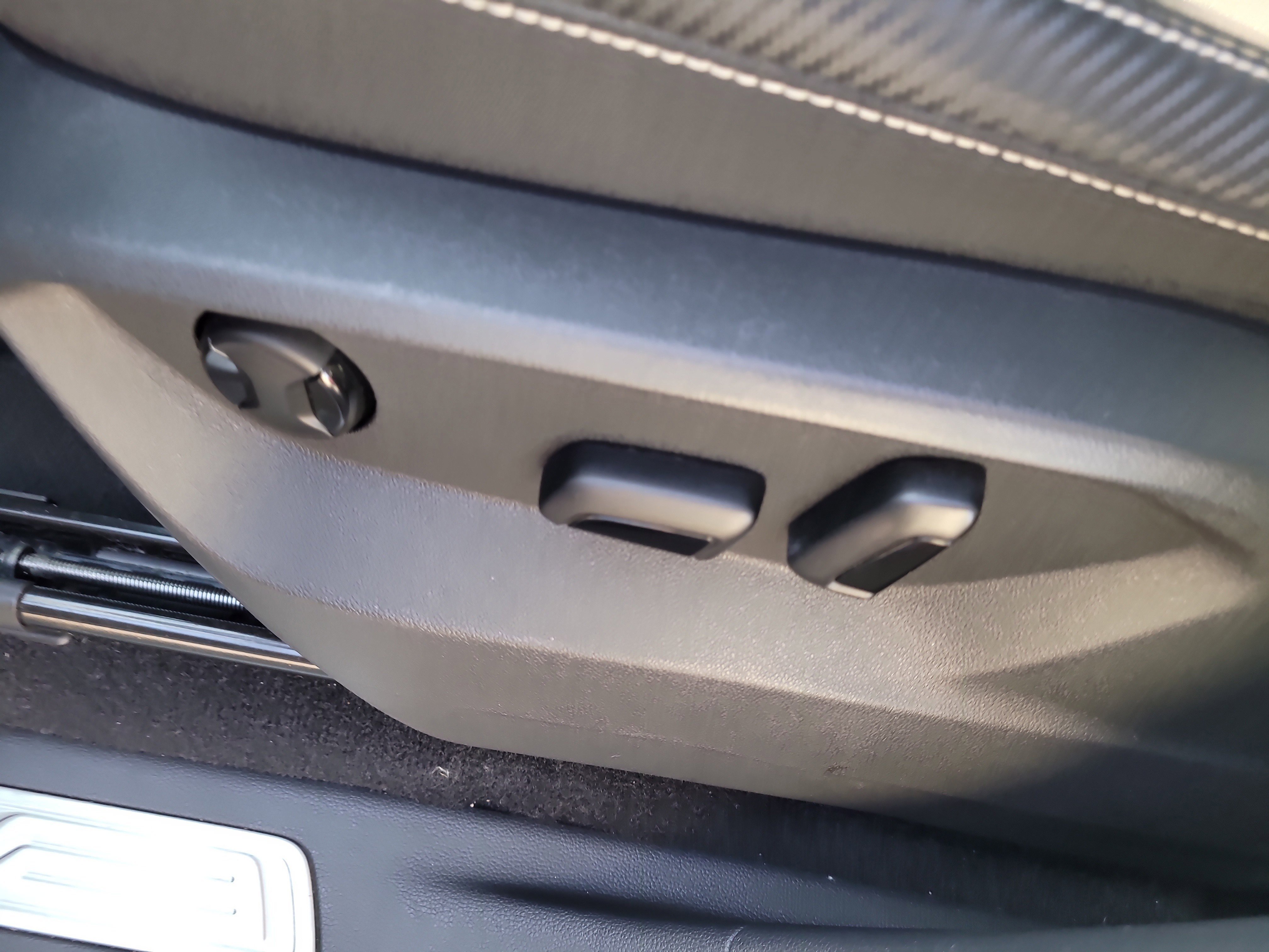 Used 2021 Volkswagen Atlas Cross Sport SE image 23