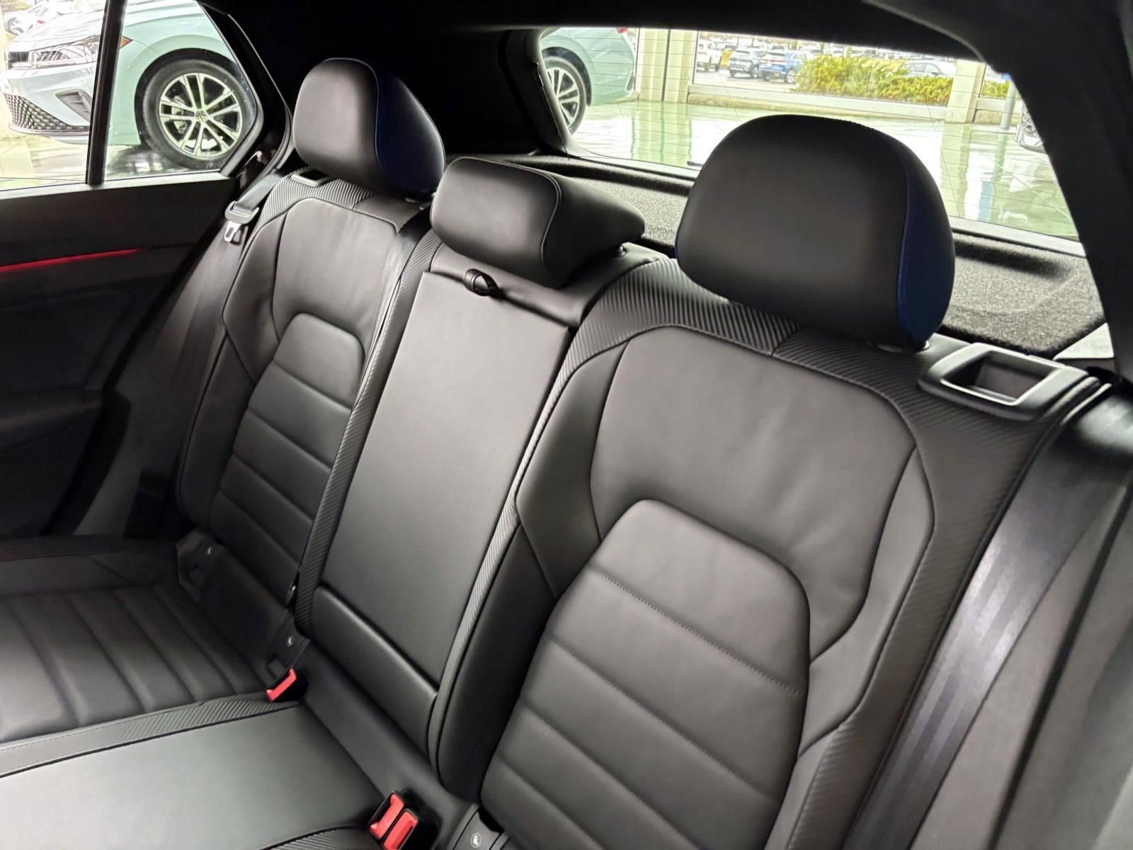 Used 2024 Volkswagen Golf R image 26