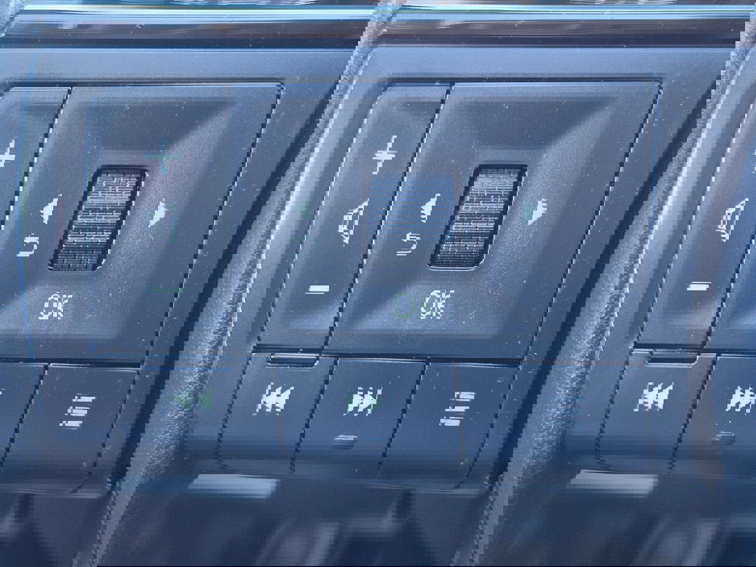 Used 2023 Nissan Rogue SV image 19