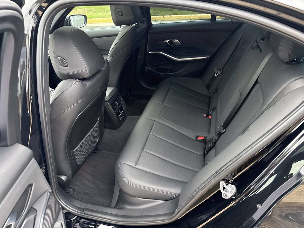 Used 2020 BMW 330i Sedan w/ Convenience Package RWD image 10