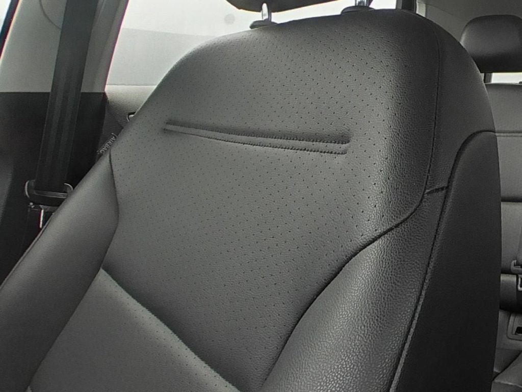 Used 2020 Volkswagen Golf 4-Door FWD image 9
