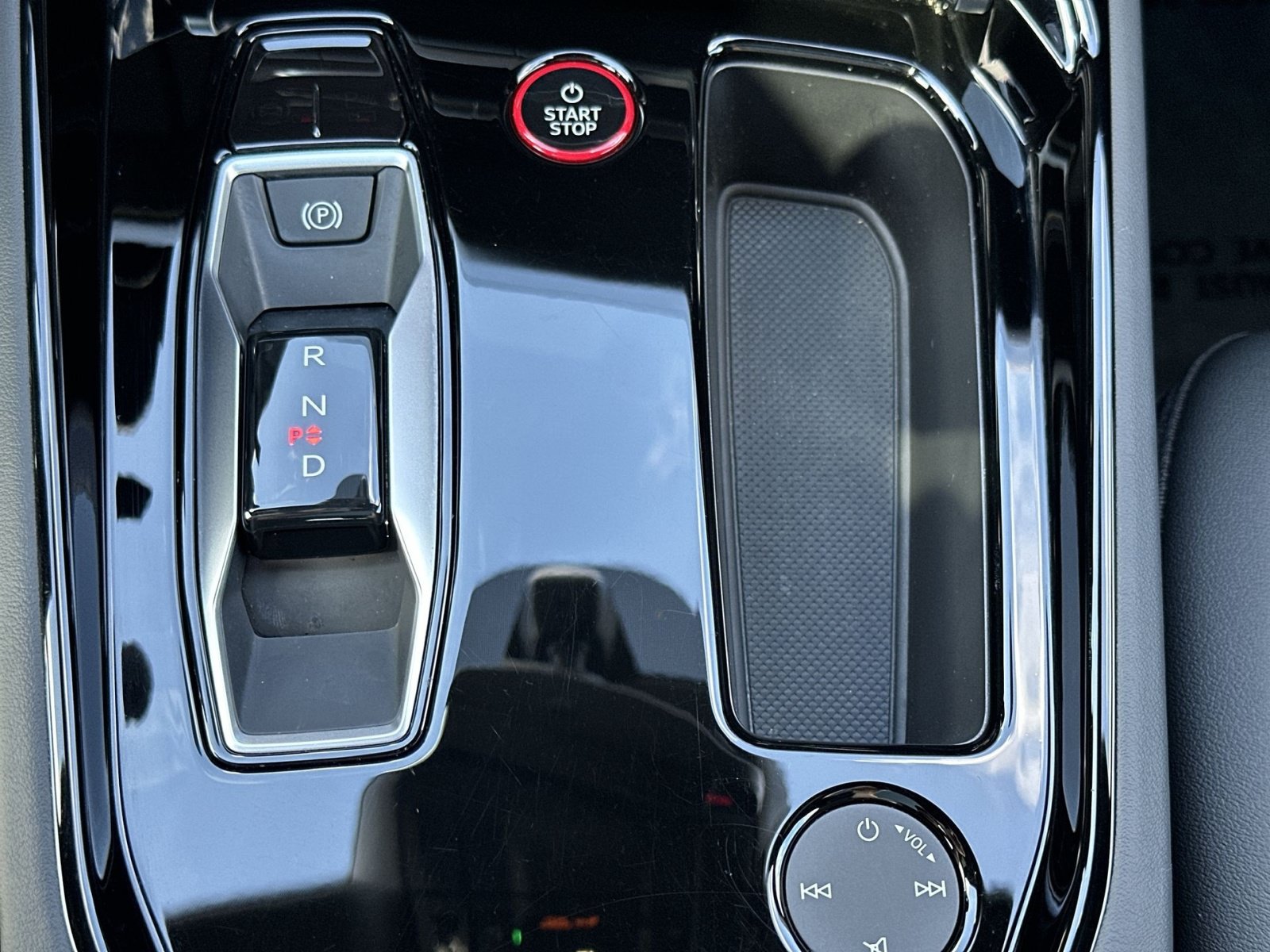 Used 2024 Audi e-tron GT Premium Plus AWD/4WD image 23