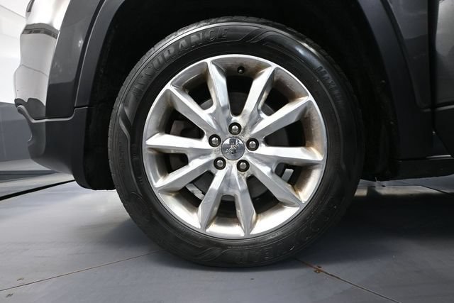 Used 2015 Jeep Cherokee Limited w/ Luxury Group AWD/4WD image 18