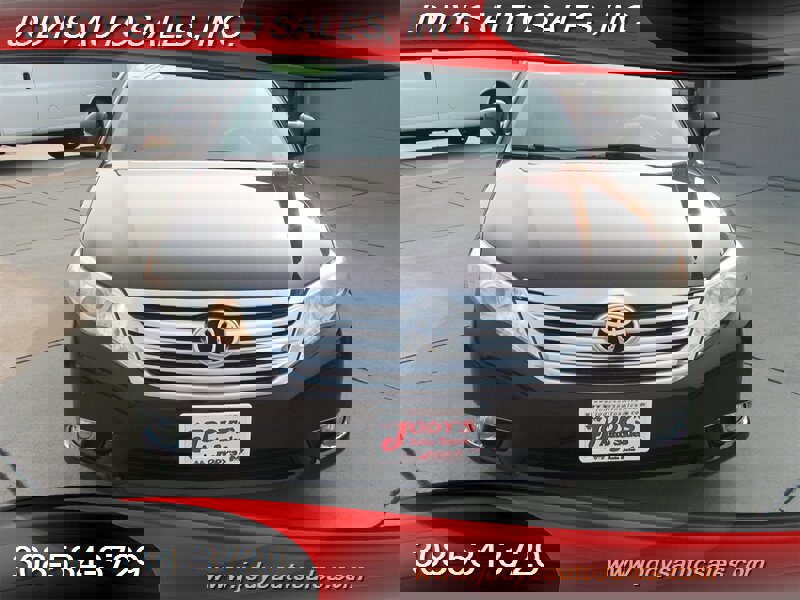 Used 2011 Toyota Avalon Limited image 36