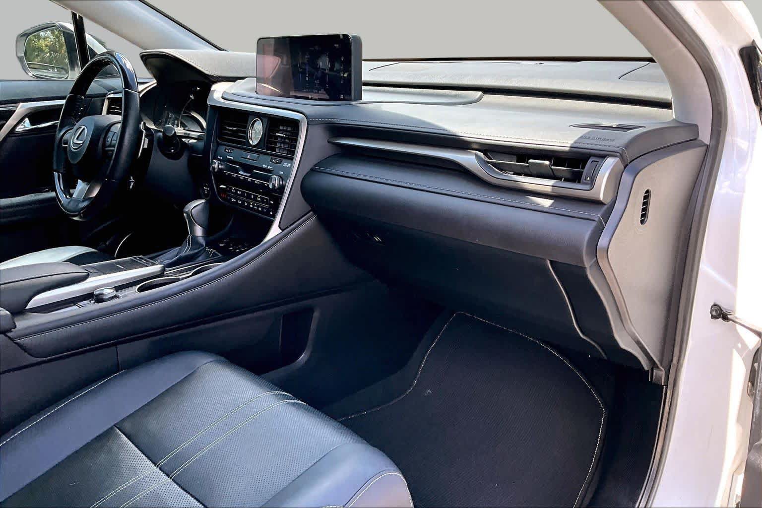 Used 2022 Lexus RX 450h AWD w/ Luxury Package image 19