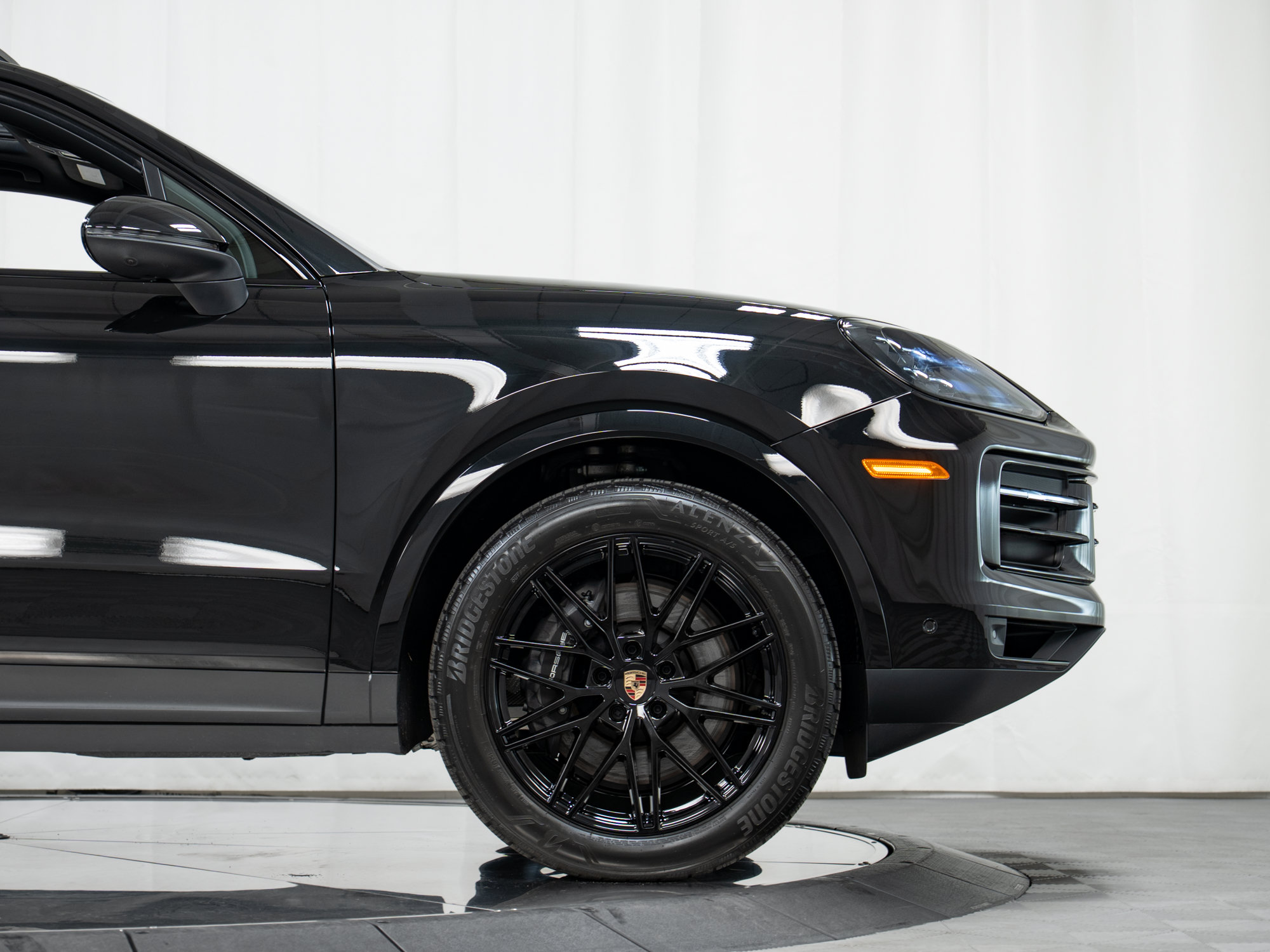 Used 2026 Porsche Cayenne AWD/4WD image 11