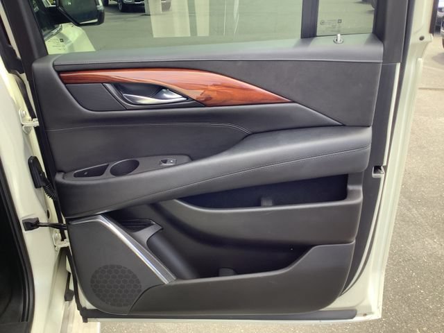 Used 2015 Cadillac Escalade ESV Luxury RWD image 36