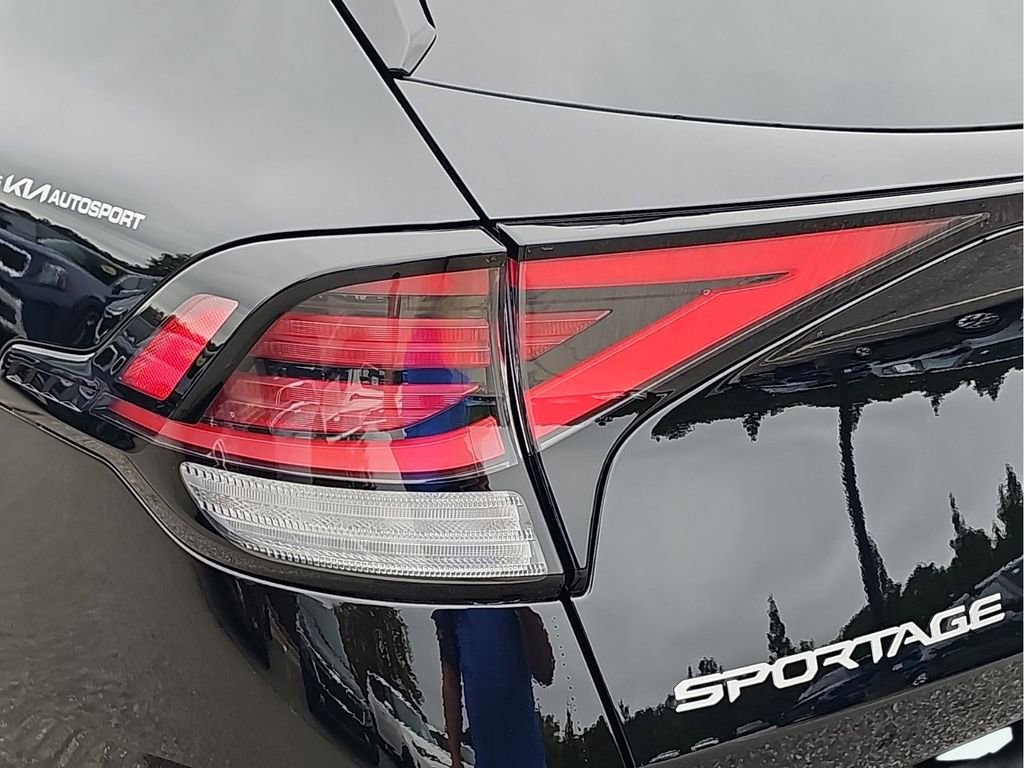 Certified 2025 Kia Sportage SX image 34