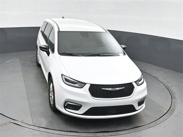 New 2026 Chrysler Pacifica Select image 35