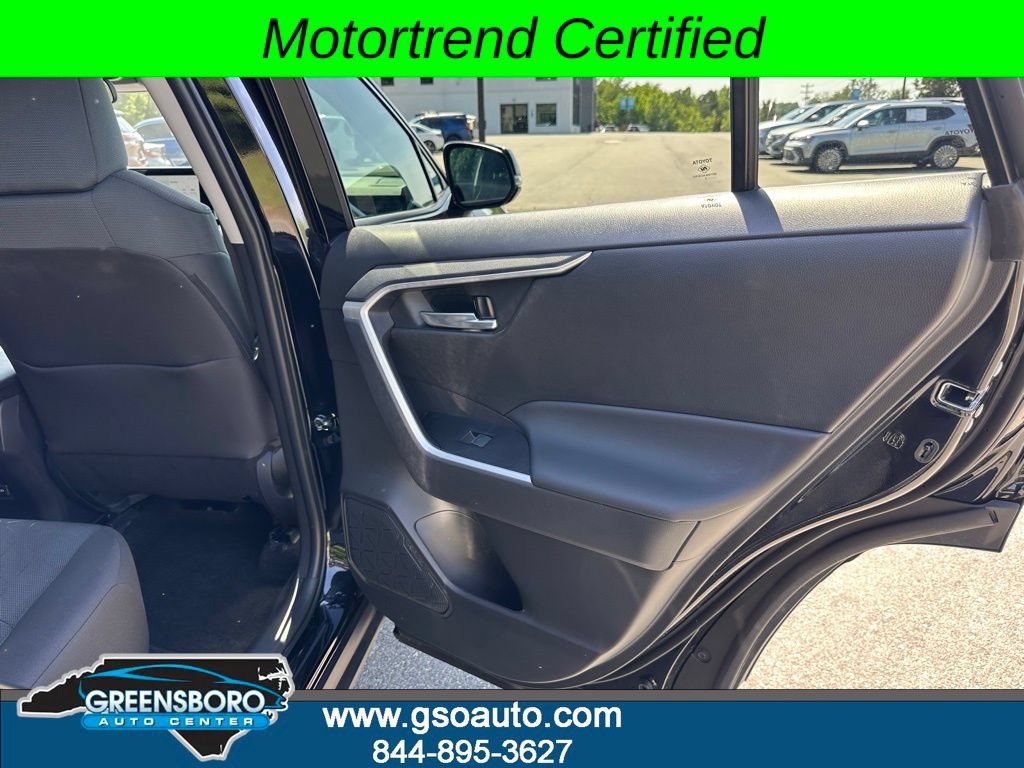 Used 2025 Toyota RAV4 XLE FWD image 17