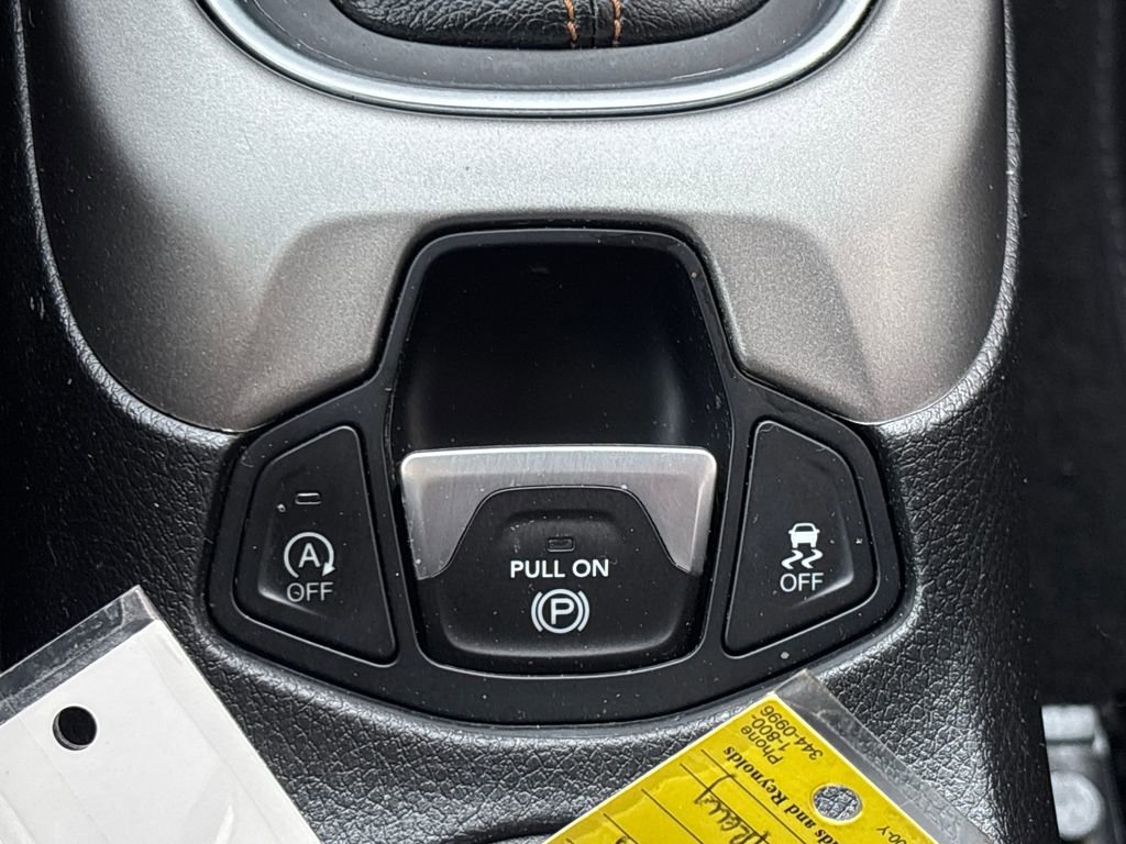 Used 2018 Jeep Compass Latitude FWD image 14
