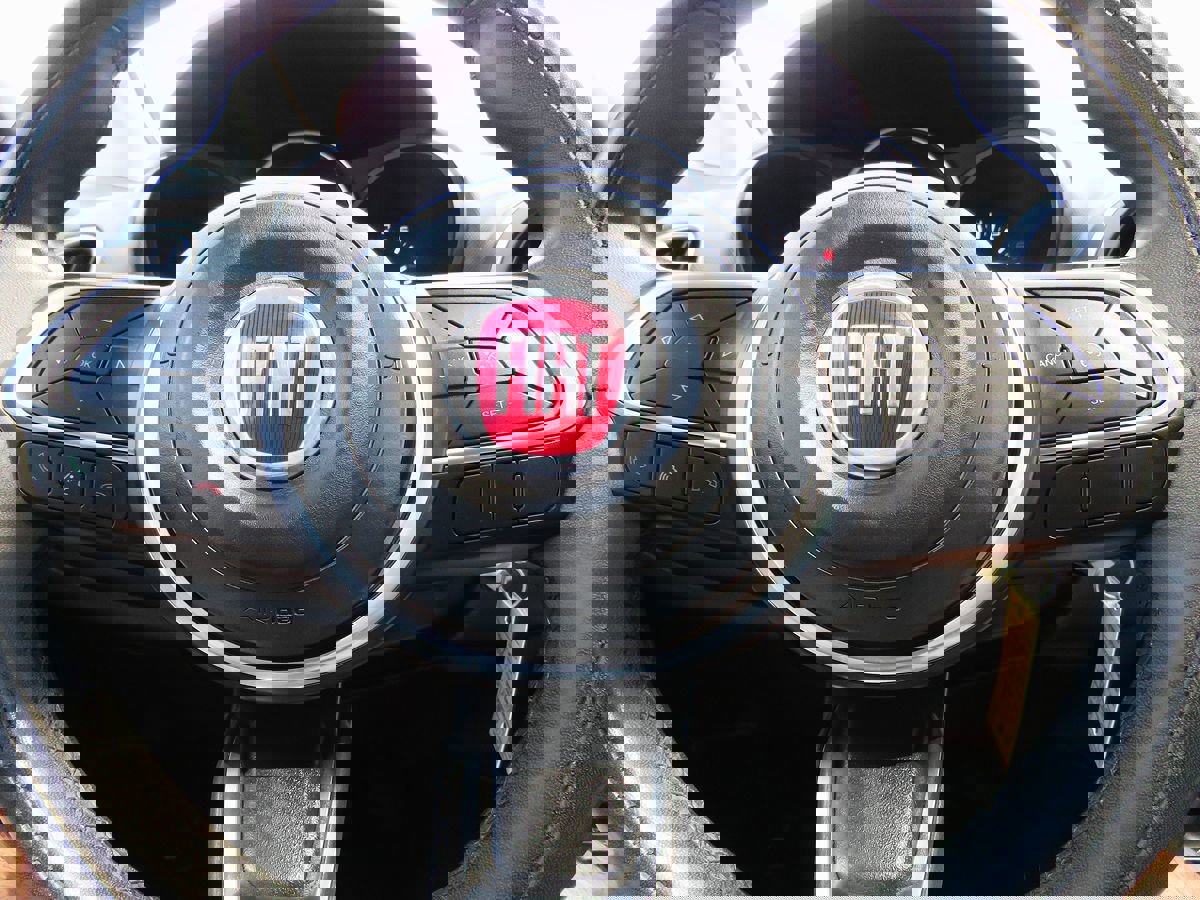 Used 2018 FIAT 500L Lounge image 24