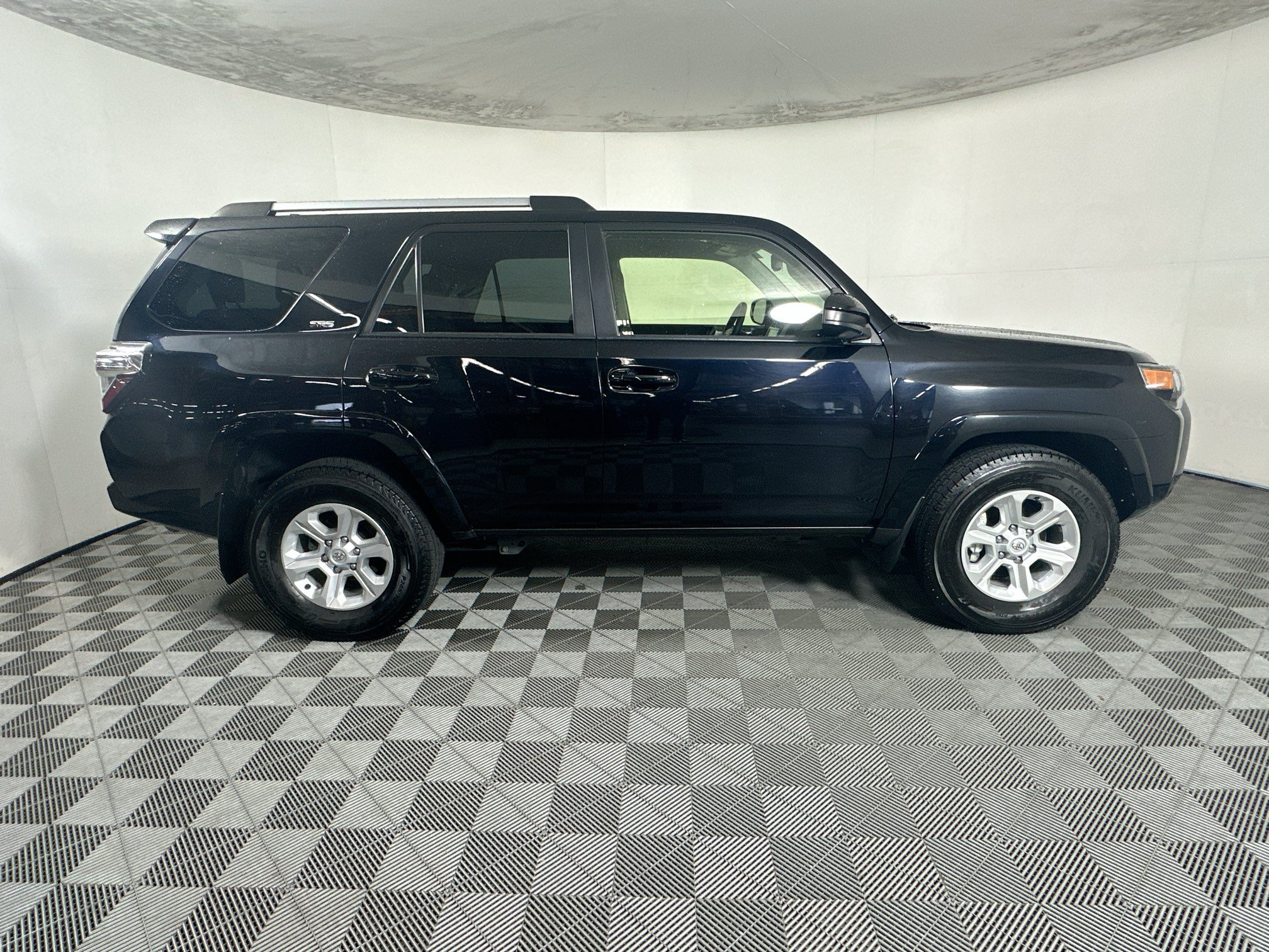 Used 2024 Toyota 4Runner SR5 RWD image 2