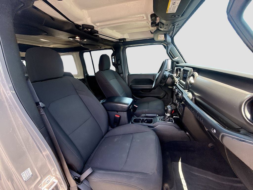 Used 2023 Jeep Wrangler Unlimited AWD/4WD image 33