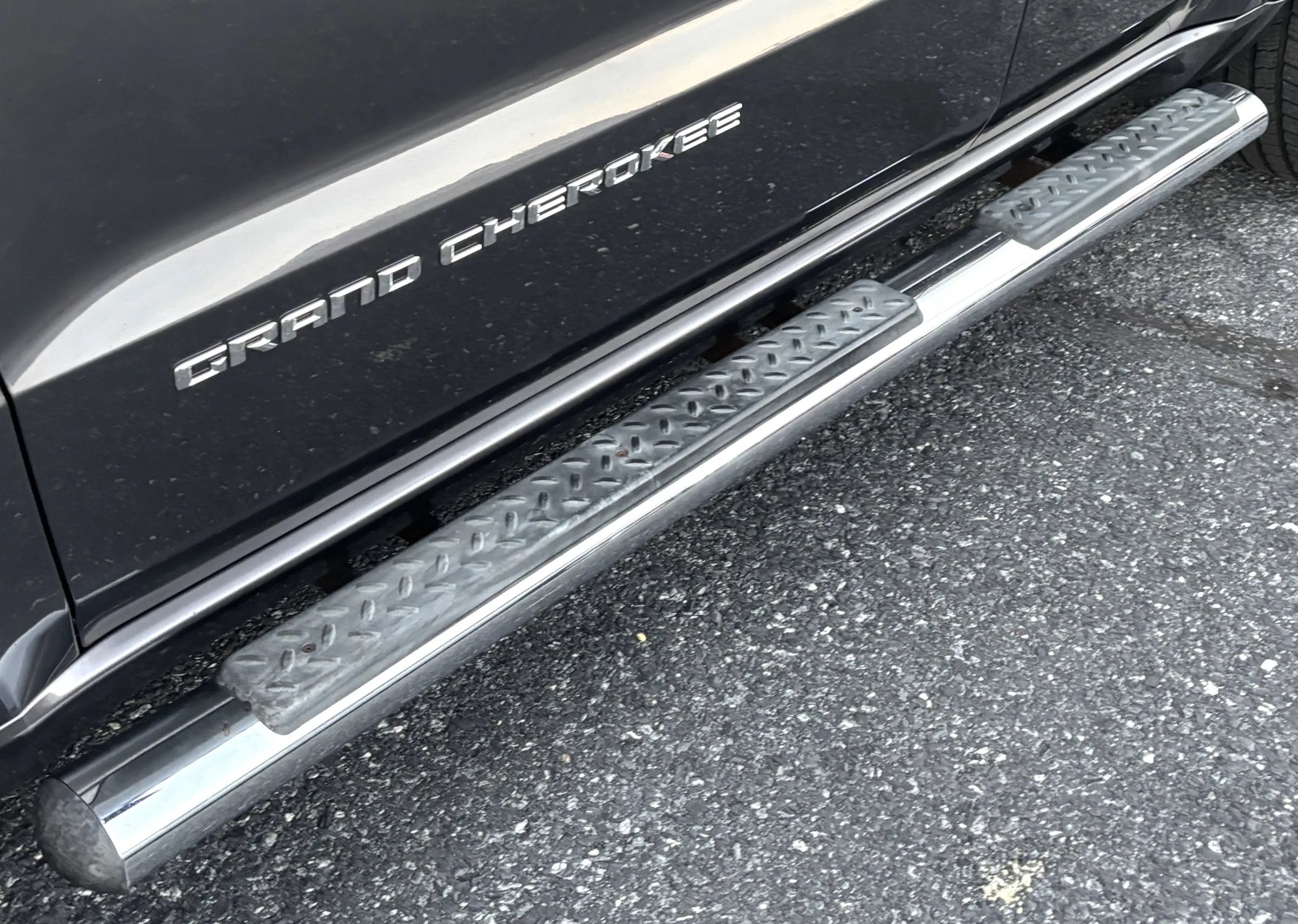 Used 2014 Jeep Grand Cherokee Overland AWD/4WD image 35