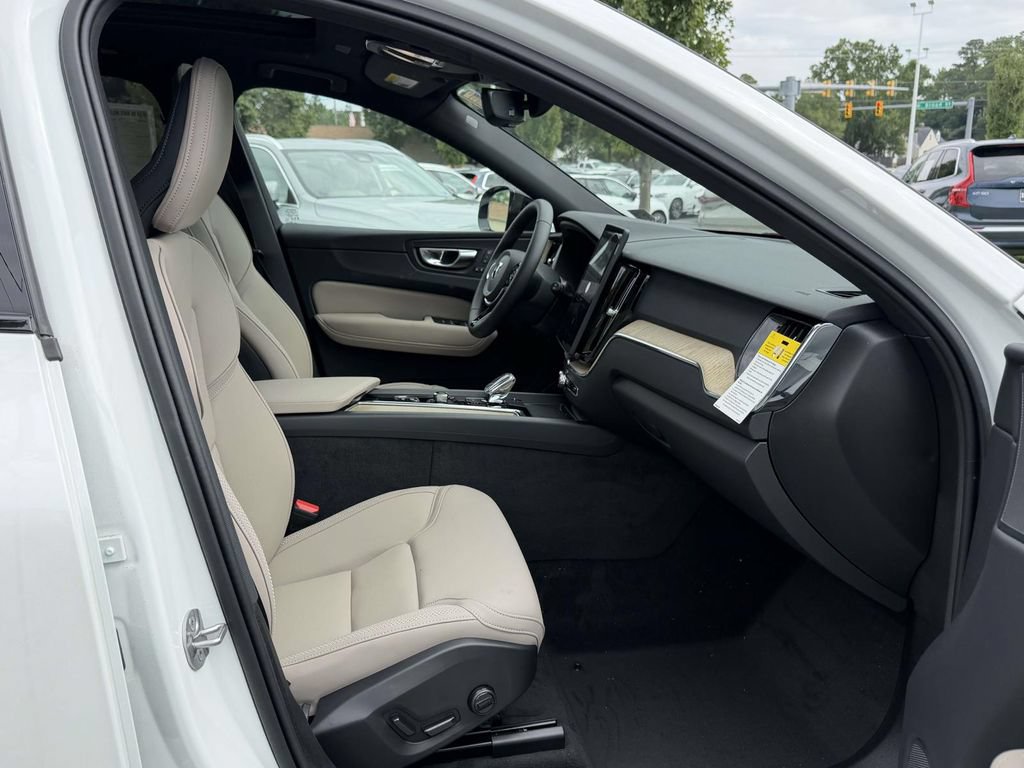 New 2026 Volvo XC60 B5 Plus w/ Climate Package AWD/4WD image 11